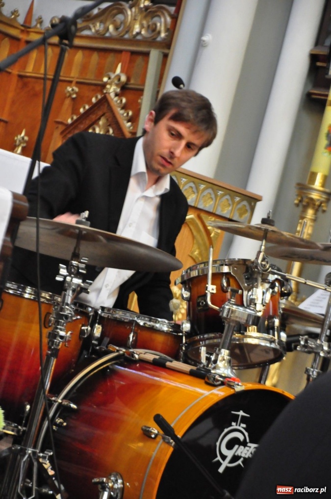 Zdjęcie w galerii na portalu naszraciborz.pl:  Marzena wyśpiewała autorskie utwory wiadomości z regionu