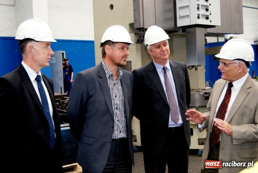Zdjęcie w galerii na portalu naszraciborz.pl: Włodarze Raciborza odwiedzili Rafamet wiadomości z regionu