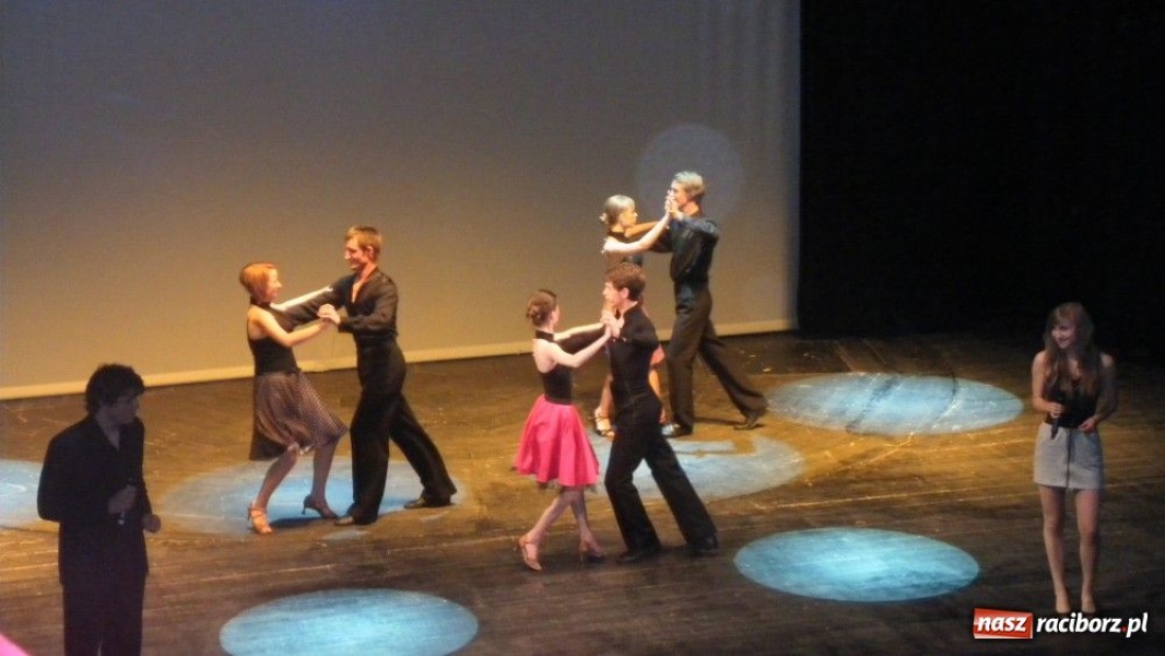 Zdjęcie w galerii na portalu naszraciborz.pl: Zatańczyli i zaśpiewali w Opawie wiadomości z regionu