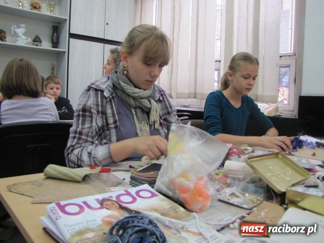 Zdjęcie w galerii na portalu naszraciborz.pl: Zrób sobie biżuterię wiadomości z regionu