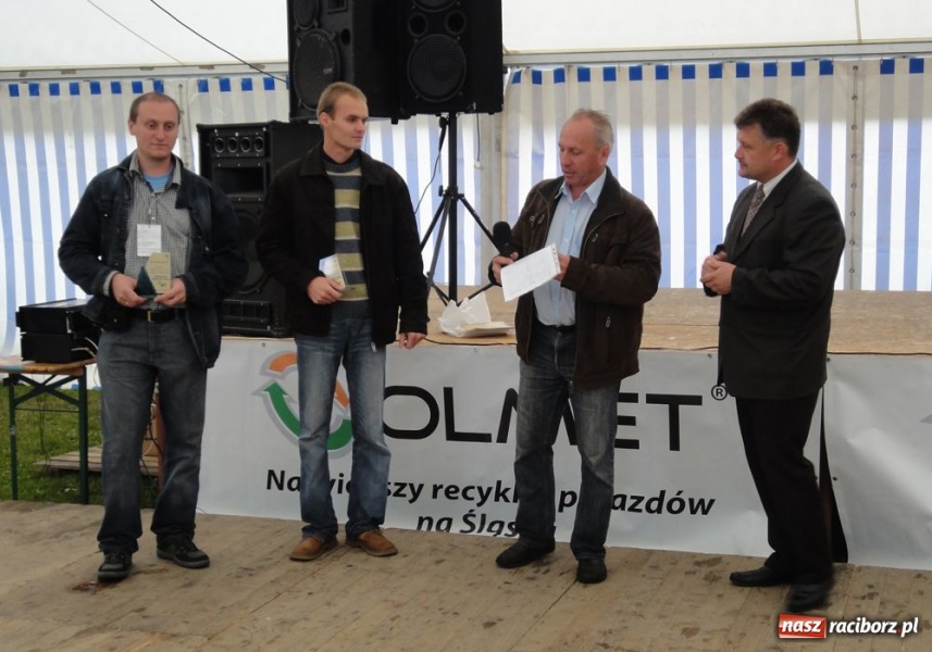 Zdjęcie w galerii na portalu naszraciborz.pl: Automobiliści zjeżdżają do Zabełkowa wiadomości z regionu