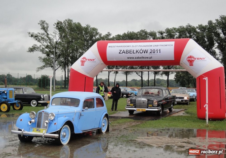 Zdjęcie w galerii na portalu naszraciborz.pl: Automobiliści zjeżdżają do Zabełkowa wiadomości z regionu