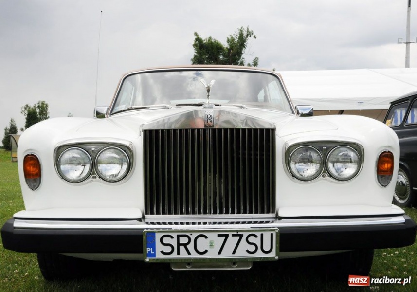 Zdjęcie w galerii na portalu naszraciborz.pl: Automobiliści zjeżdżają do Zabełkowa wiadomości z regionu