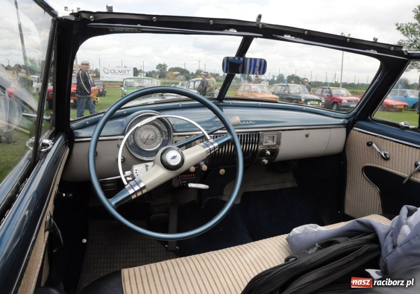 Zdjęcie w galerii na portalu naszraciborz.pl: Automobiliści zjeżdżają do Zabełkowa wiadomości z regionu