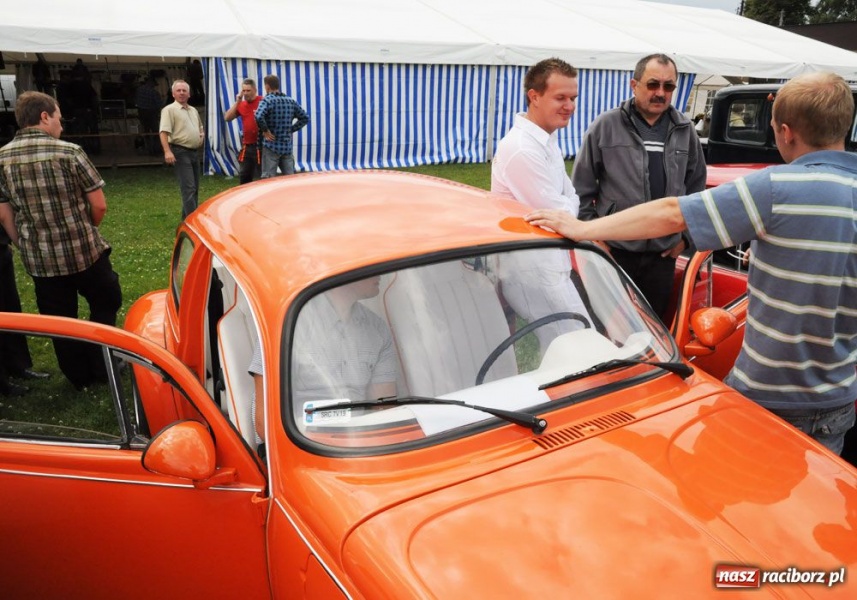 Zdjęcie w galerii na portalu naszraciborz.pl: Automobiliści zjeżdżają do Zabełkowa wiadomości z regionu