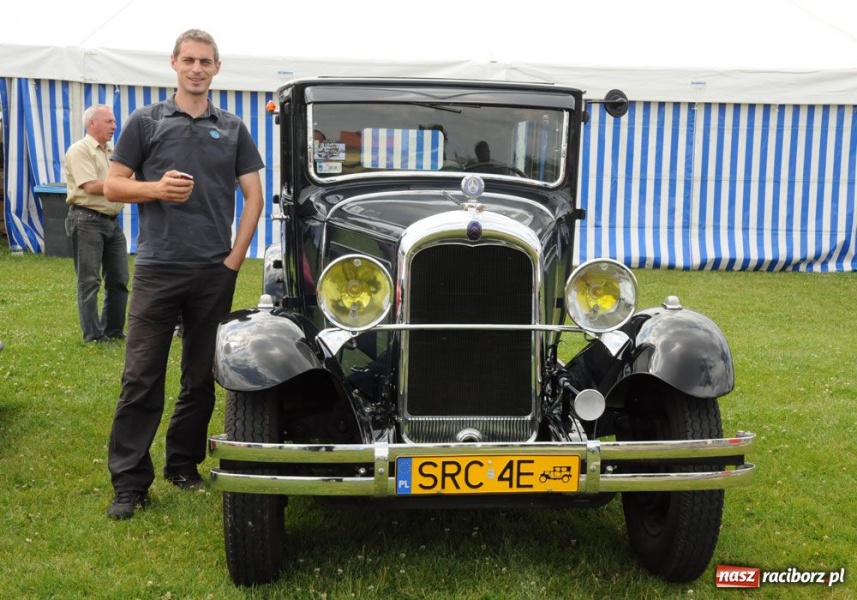 Zdjęcie w galerii na portalu naszraciborz.pl: Automobiliści zjeżdżają do Zabełkowa wiadomości z regionu