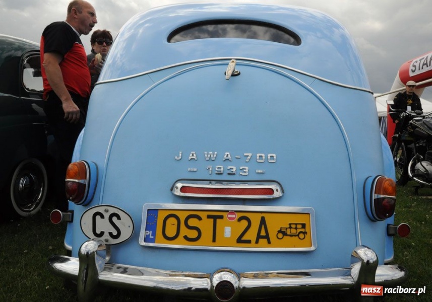 Zdjęcie w galerii na portalu naszraciborz.pl: Automobiliści zjeżdżają do Zabełkowa wiadomości z regionu