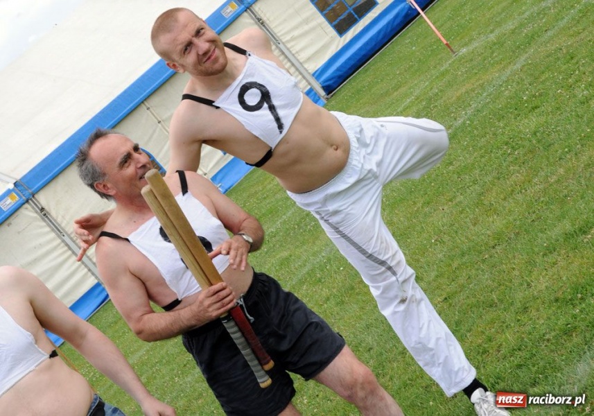 Zdjęcie w galerii na portalu naszraciborz.pl: W Cyprzanowie grali w schlagballa wiadomości z regionu