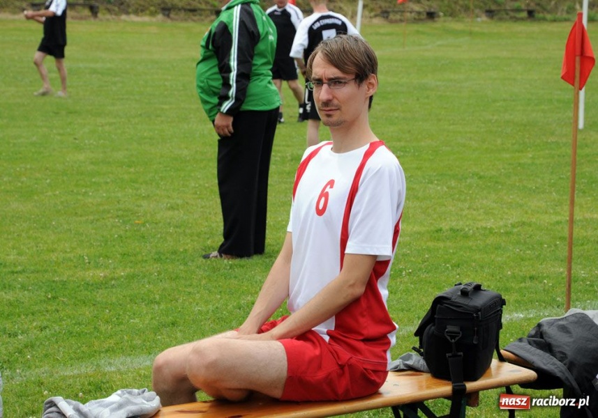 Zdjęcie w galerii na portalu naszraciborz.pl: W Cyprzanowie grali w schlagballa wiadomości z regionu