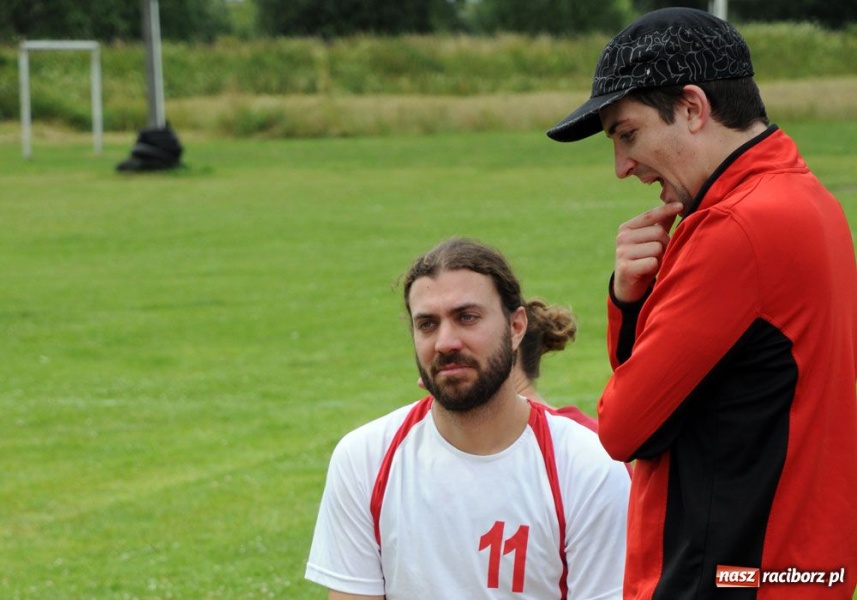 Zdjęcie w galerii na portalu naszraciborz.pl: W Cyprzanowie grali w schlagballa wiadomości z regionu