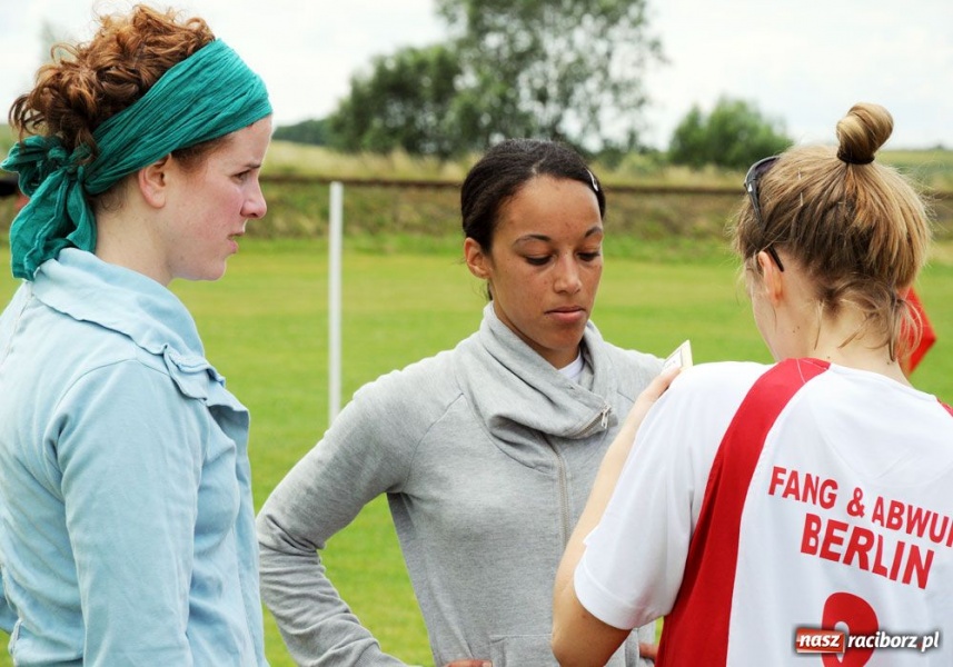 Zdjęcie w galerii na portalu naszraciborz.pl: W Cyprzanowie grali w schlagballa wiadomości z regionu