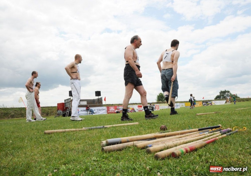 Zdjęcie w galerii na portalu naszraciborz.pl: W Cyprzanowie grali w schlagballa wiadomości z regionu