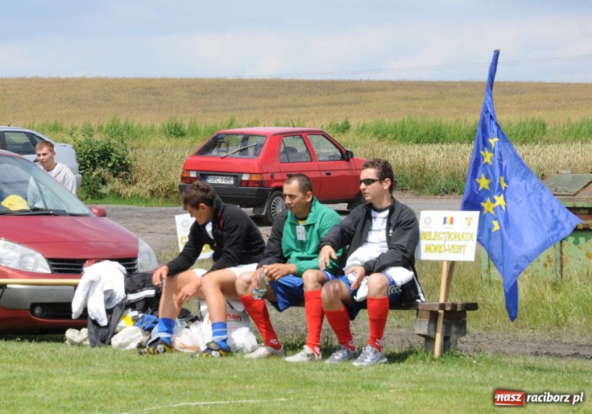 Zdjęcie w galerii na portalu naszraciborz.pl: W Cyprzanowie grali w schlagballa wiadomości z regionu