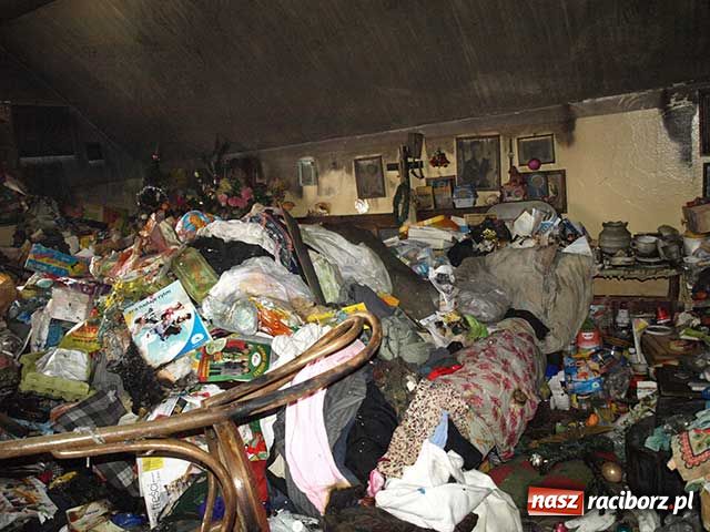 Zdjęcie w galerii na portalu naszraciborz.pl: O krok od tragedii. Pożar góry śmieci wiadomości z regionu