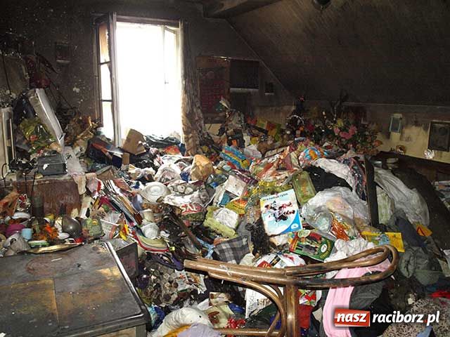 Zdjęcie w galerii na portalu naszraciborz.pl: O krok od tragedii. Pożar góry śmieci wiadomości z regionu