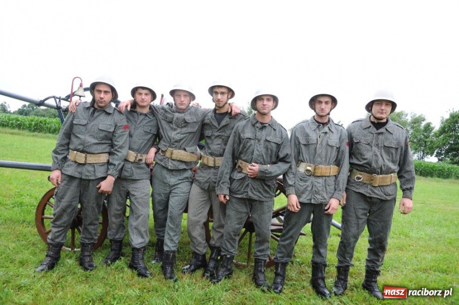 Zdjęcie w galerii na portalu naszraciborz.pl: W Bieńkowicach walczyli na sikawkach wiadomości z regionu