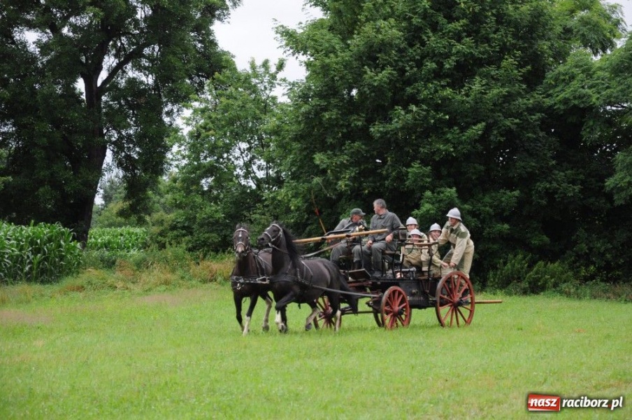 Zdjęcie w galerii na portalu naszraciborz.pl: W Bieńkowicach walczyli na sikawkach wiadomości z regionu
