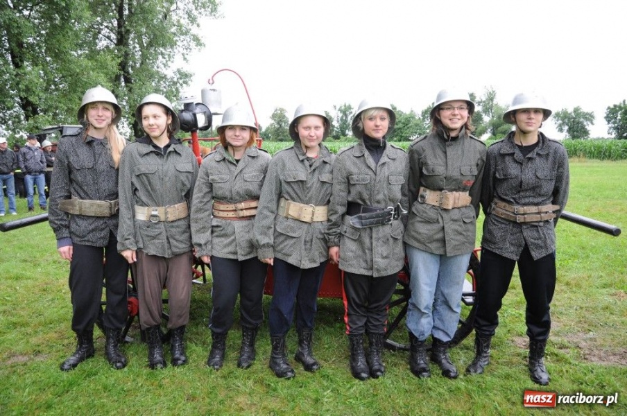 Zdjęcie w galerii na portalu naszraciborz.pl: W Bieńkowicach walczyli na sikawkach wiadomości z regionu