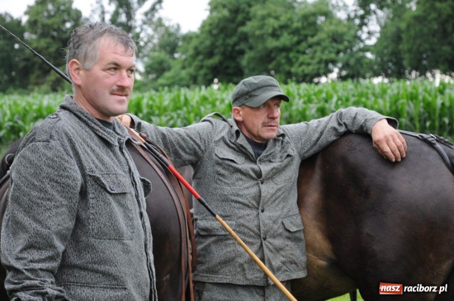 Zdjęcie w galerii na portalu naszraciborz.pl: W Bieńkowicach walczyli na sikawkach wiadomości z regionu