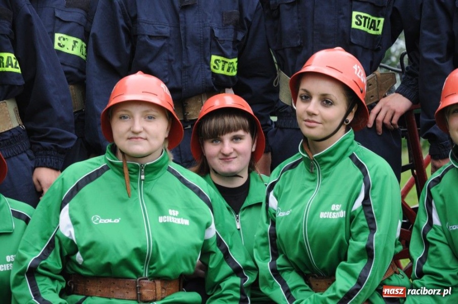 Zdjęcie w galerii na portalu naszraciborz.pl: W Bieńkowicach walczyli na sikawkach wiadomości z regionu