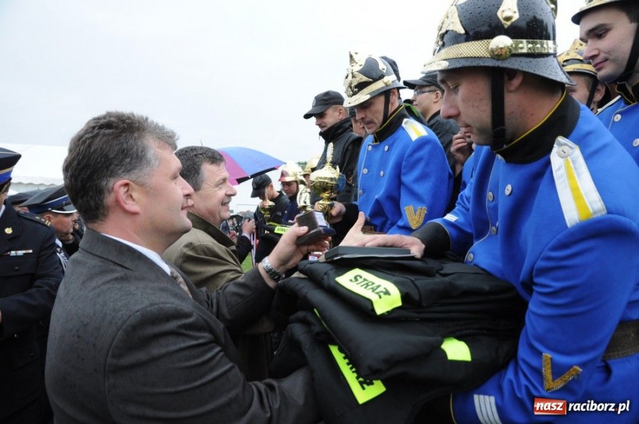 Zdjęcie w galerii na portalu naszraciborz.pl: W Bieńkowicach walczyli na sikawkach wiadomości z regionu