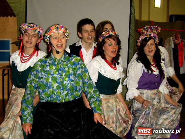 Zdjęcie w galerii na portalu naszraciborz.pl: Śląski kogel mogel w Ekonomiku wiadomości z regionu