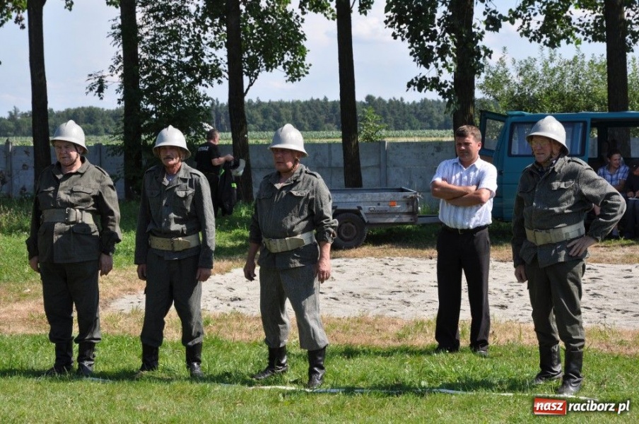 Zdjęcie w galerii na portalu naszraciborz.pl: Seniorzy Owsiszcz najlepsi z sikawką wiadomości z regionu