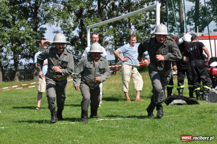 Zdjęcie w galerii na portalu naszraciborz.pl: Seniorzy Owsiszcz najlepsi z sikawką wiadomości z regionu