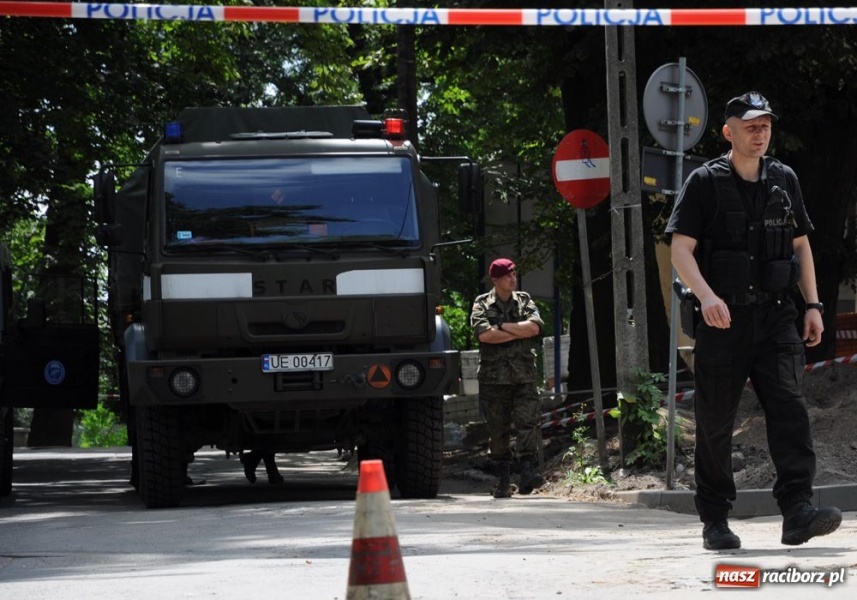 Zdjęcie w galerii na portalu naszraciborz.pl: Bomba wywieziona już na polder wiadomości z regionu