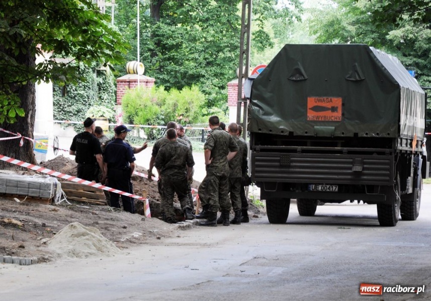 Zdjęcie w galerii na portalu naszraciborz.pl: Bomba wywieziona już na polder wiadomości z regionu