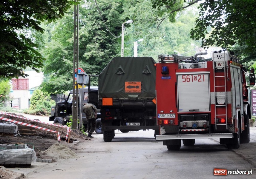 Zdjęcie w galerii na portalu naszraciborz.pl: Bomba wywieziona już na polder wiadomości z regionu