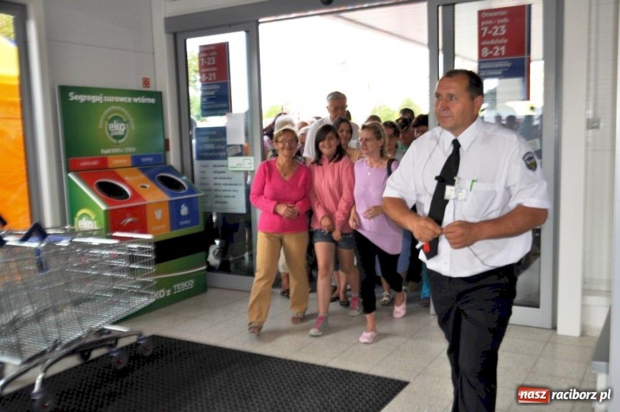 Zdjęcie w galerii na portalu naszraciborz.pl: 1000 Tesco otwarte dla klientów wiadomości z regionu