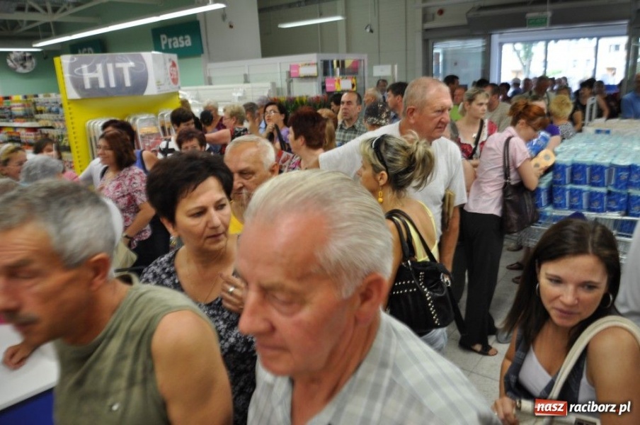 Zdjęcie w galerii na portalu naszraciborz.pl: 1000 Tesco otwarte dla klientów wiadomości z regionu