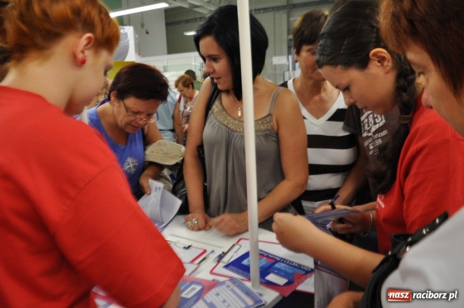 Zdjęcie w galerii na portalu naszraciborz.pl: 1000 Tesco otwarte dla klientów wiadomości z regionu
