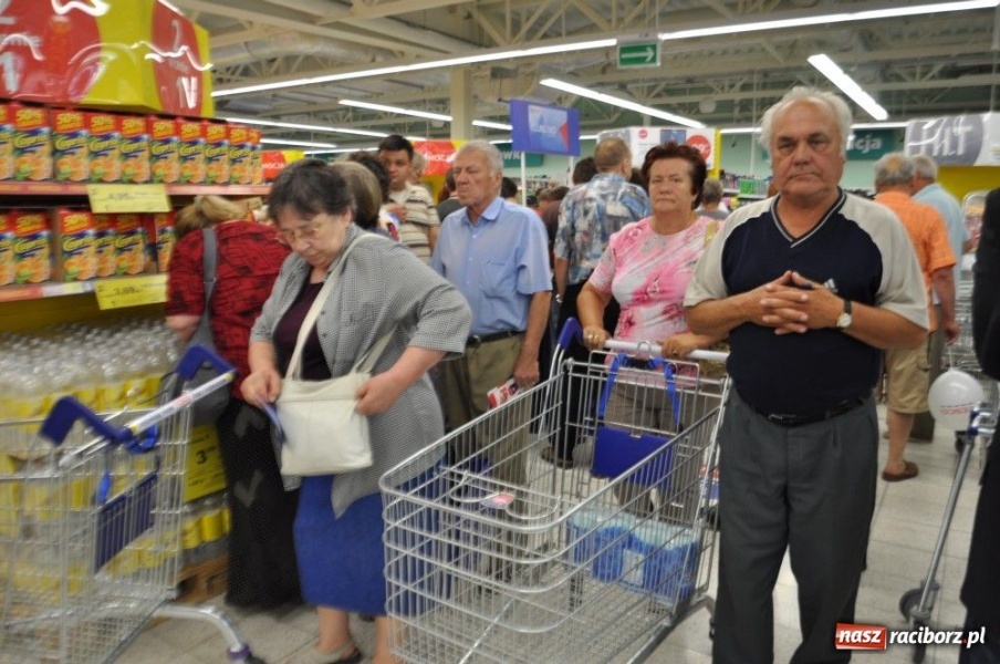 Zdjęcie w galerii na portalu naszraciborz.pl: 1000 Tesco otwarte dla klientów wiadomości z regionu
