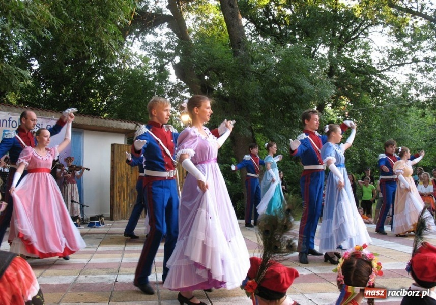 Zdjęcie w galerii na portalu naszraciborz.pl: Źródło na Balkan Folk Fest wiadomości z regionu