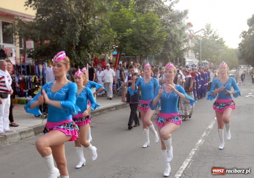 Zdjęcie w galerii na portalu naszraciborz.pl: Źródło na Balkan Folk Fest wiadomości z regionu