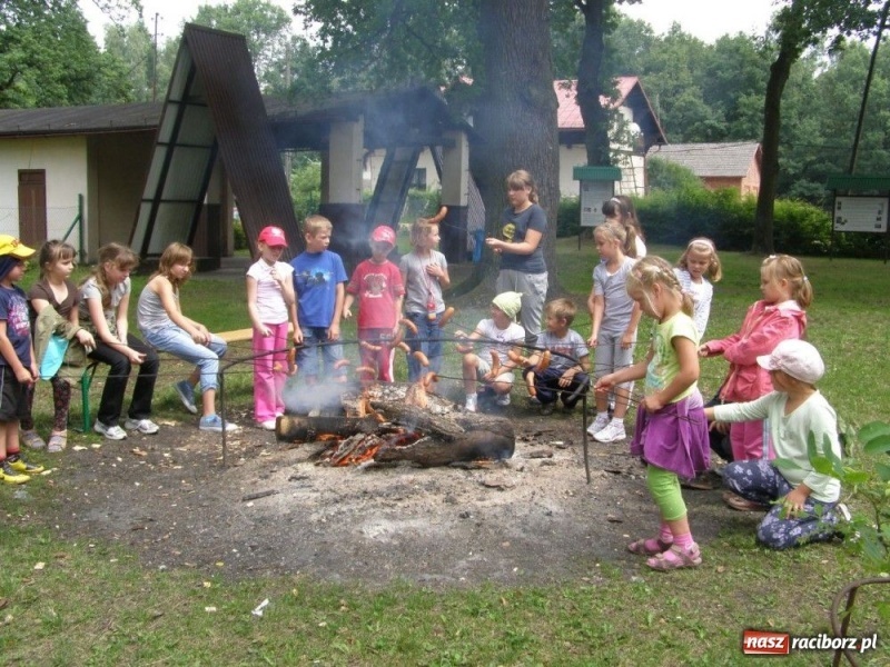 Zdjęcie w galerii na portalu naszraciborz.pl: Wyjazdowy piknik pod baobabem wiadomości z regionu