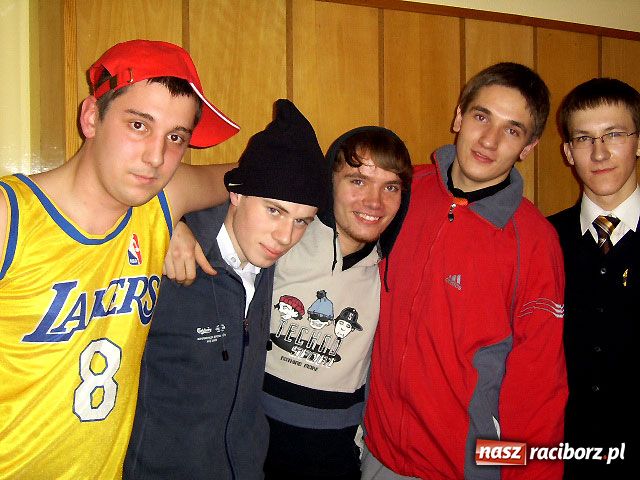 Zdjęcie w galerii na portalu naszraciborz.pl: Studniówka w II LO - tura druga wiadomości z regionu