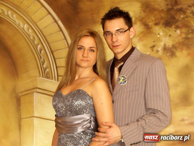 Zdjęcie w galerii na portalu naszraciborz.pl: Studniówka w II LO - tura druga wiadomości z regionu