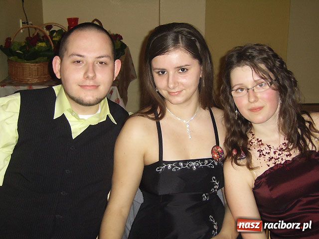 Zdjęcie w galerii na portalu naszraciborz.pl: Studniówka w II LO - tura druga wiadomości z regionu