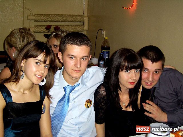 Zdjęcie w galerii na portalu naszraciborz.pl: Studniówka w II LO - tura druga wiadomości z regionu