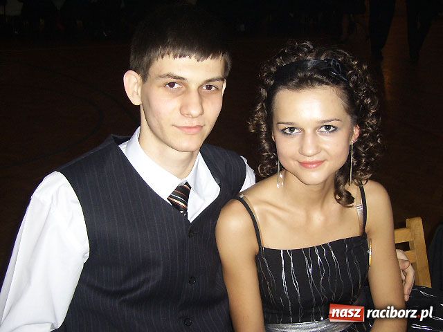 Zdjęcie w galerii na portalu naszraciborz.pl: Studniówka w II LO - tura druga wiadomości z regionu