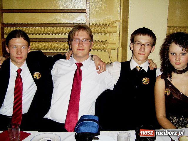 Zdjęcie w galerii na portalu naszraciborz.pl: Studniówka w II LO - tura druga wiadomości z regionu