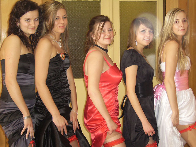 Zdjęcie w galerii na portalu naszraciborz.pl: Studniówka w II LO - tura druga wiadomości z regionu