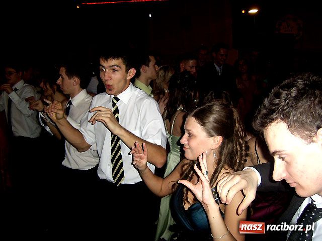 Zdjęcie w galerii na portalu naszraciborz.pl: Studniówka w II LO - tura druga wiadomości z regionu