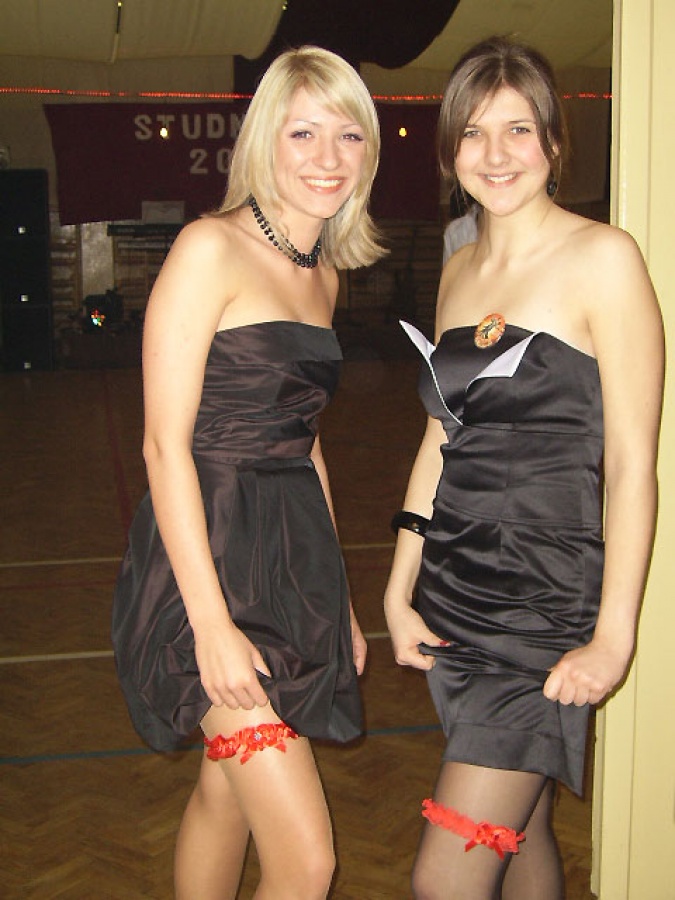 Zdjęcie w galerii na portalu naszraciborz.pl: Studniówka w II LO - tura druga wiadomości z regionu