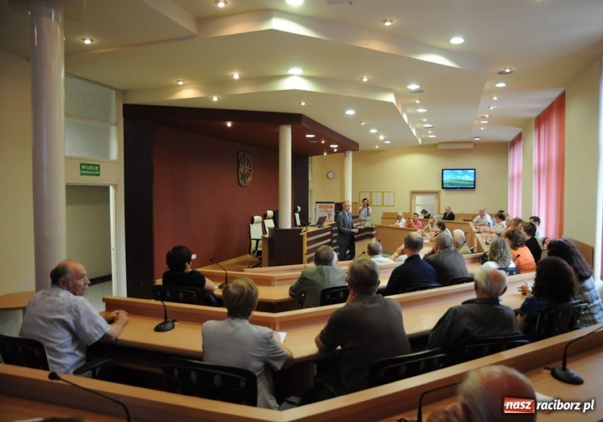 Zdjęcie w galerii na portalu naszraciborz.pl: Co zalewa ludzi na Nowych Zagrodach? wiadomości z regionu