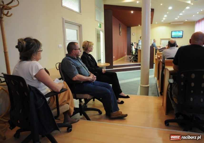 Zdjęcie w galerii na portalu naszraciborz.pl: Co zalewa ludzi na Nowych Zagrodach? wiadomości z regionu