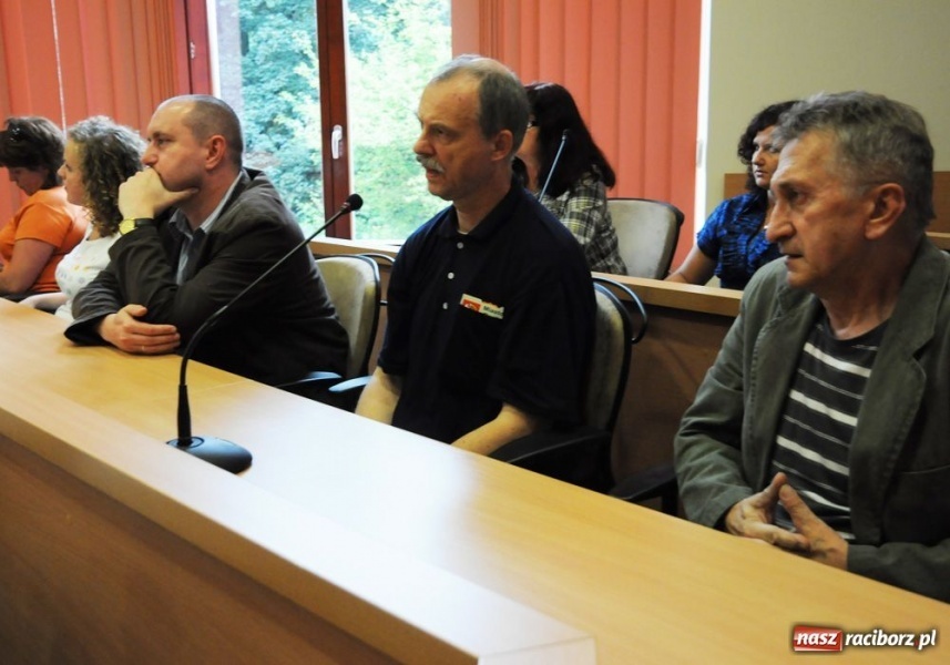 Zdjęcie w galerii na portalu naszraciborz.pl: Co zalewa ludzi na Nowych Zagrodach? wiadomości z regionu